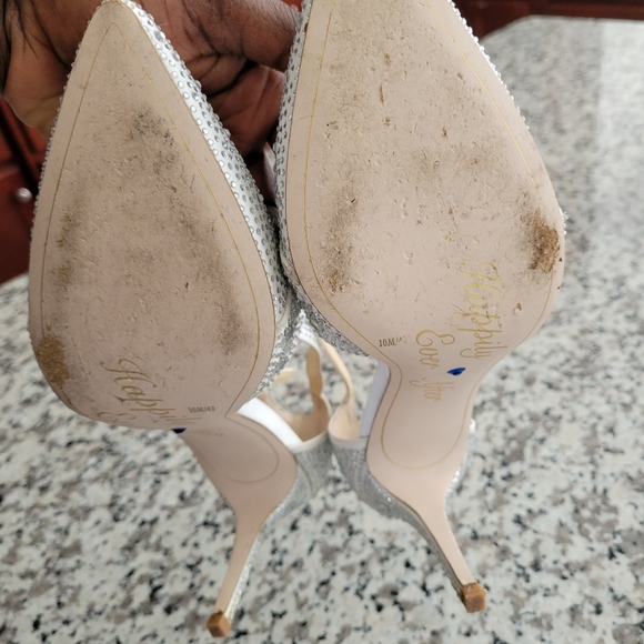 Shoe - Picture 2 of 3